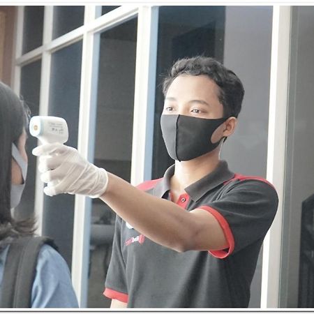 Reddoorz Syariah Near Exit Tol Malang Hotel Exterior foto