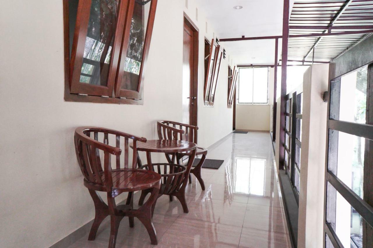 Reddoorz Syariah Near Exit Tol Malang Hotel Exterior foto