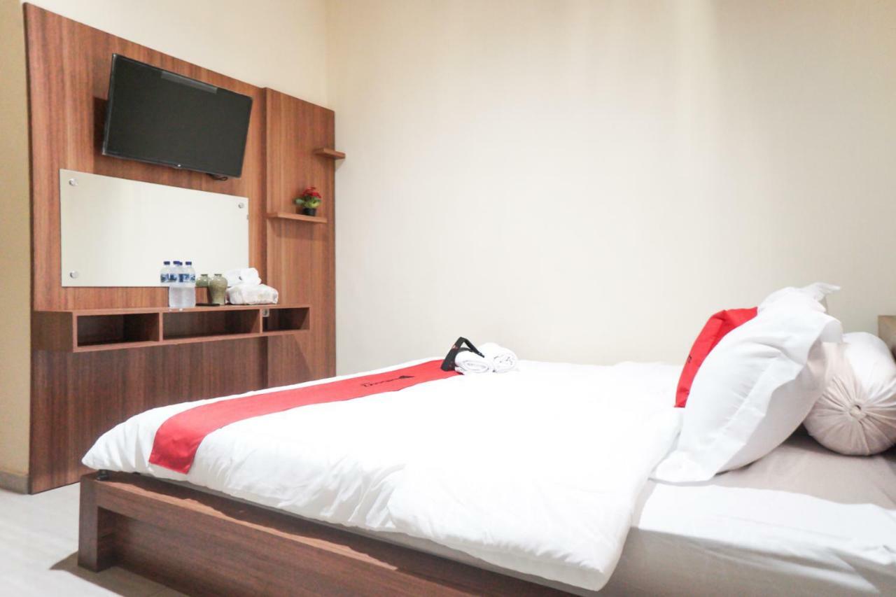 Reddoorz Syariah Near Exit Tol Malang Hotel Exterior foto