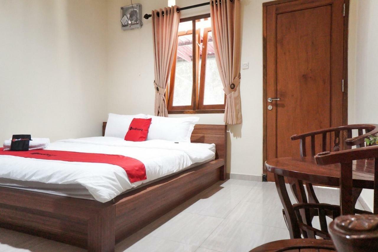 Reddoorz Syariah Near Exit Tol Malang Hotel Exterior foto